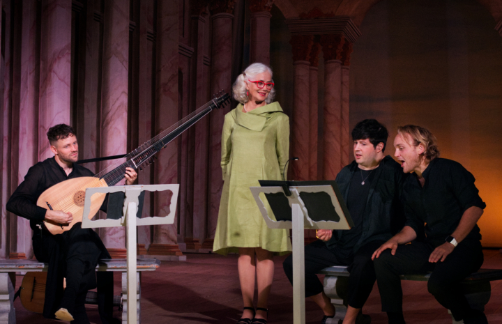 Jonas Nordberg, Marika Lagercrantz, Rupert Enticknap och Bernt Ola Volungholen i En confidence. Foto: Emelie Thoor