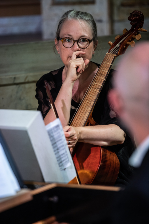 Gambisten Nora Roll. Foto: Martin Hellström